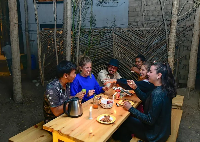 Raybo - Serene Stay With 5 Mins Walk From The Main MarketHostel